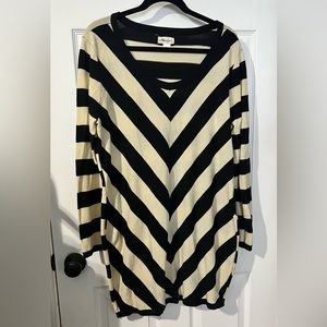 Black & Cream sweater, size 1X